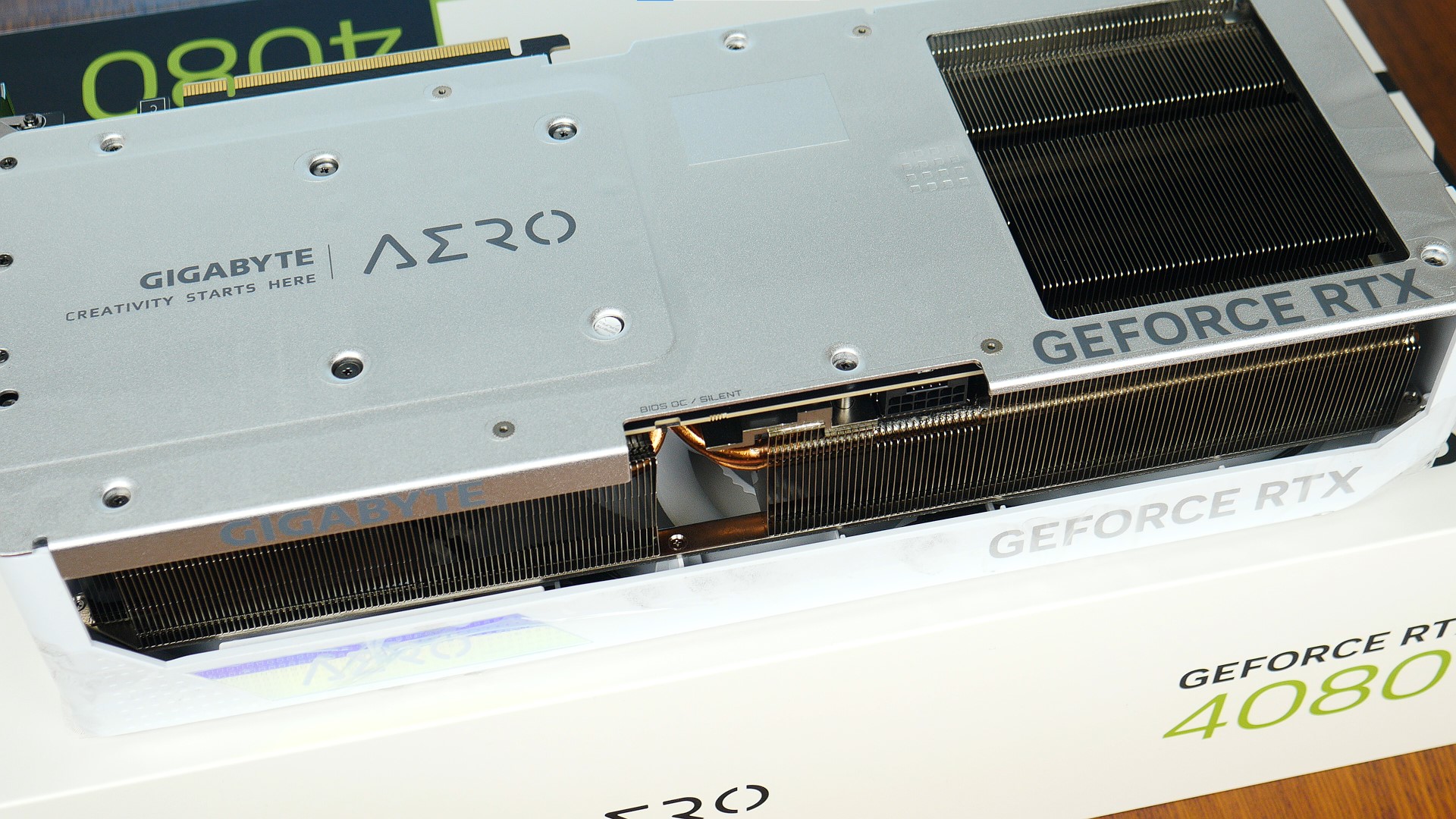 グラフィックボード・グラボ・ビデオカード GIGABYTE AERO OC 16G RTX 4080 SUPER GeForce RTX™ 4080 SUPER AERO OC 16G Graphics Card - GIGABYTE Global